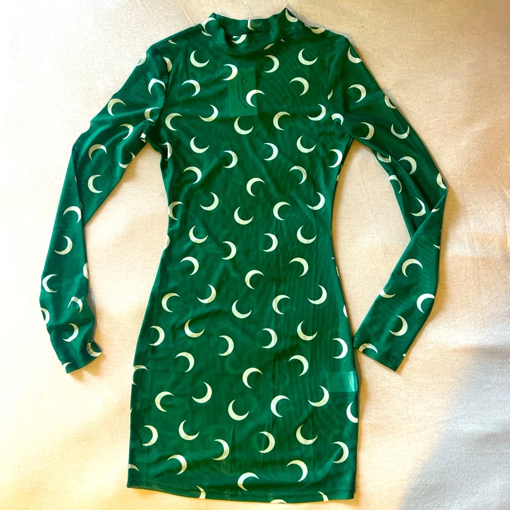 Women’s size small brand new bodycon opaque mini dress in green and white